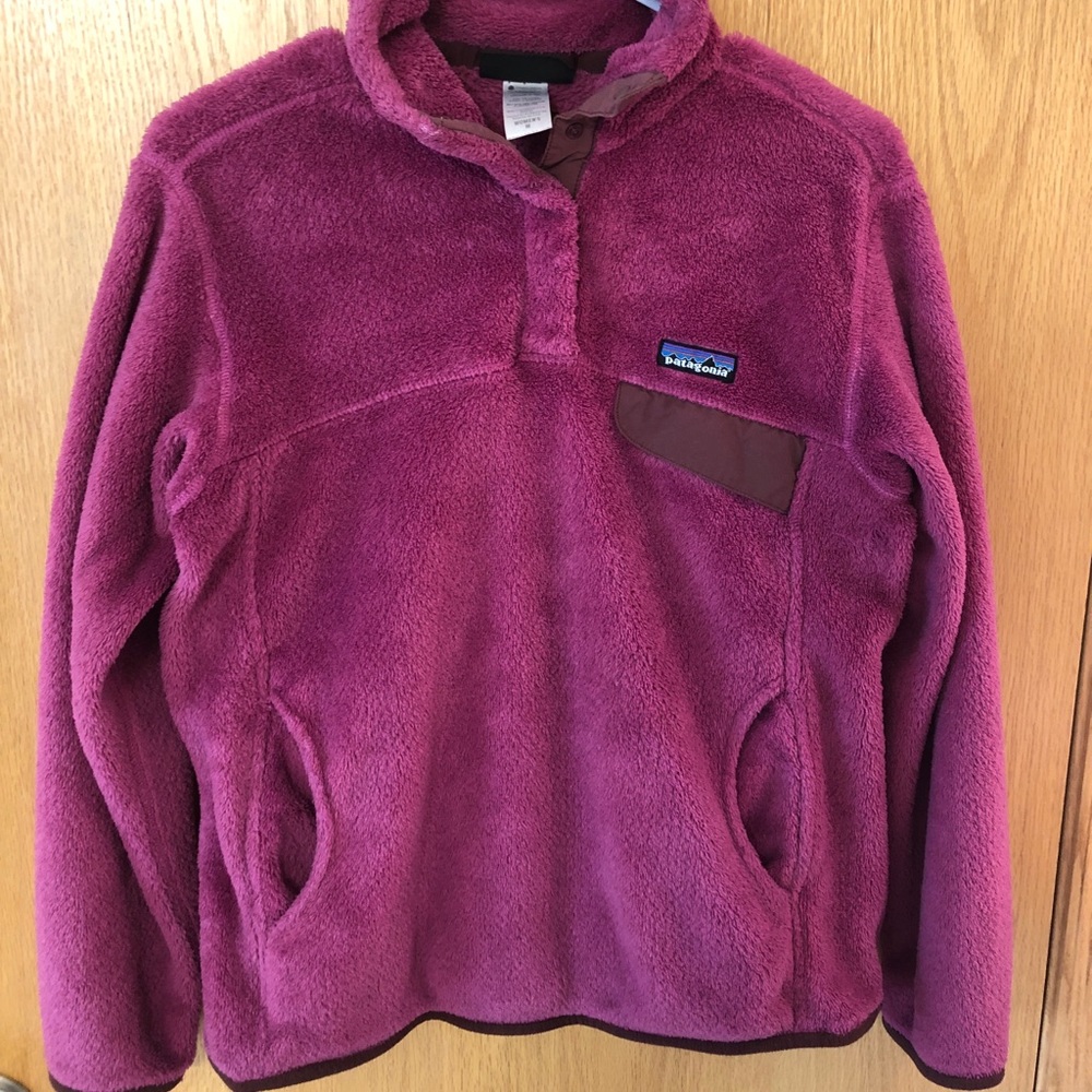 Magenta Patagonia pull over